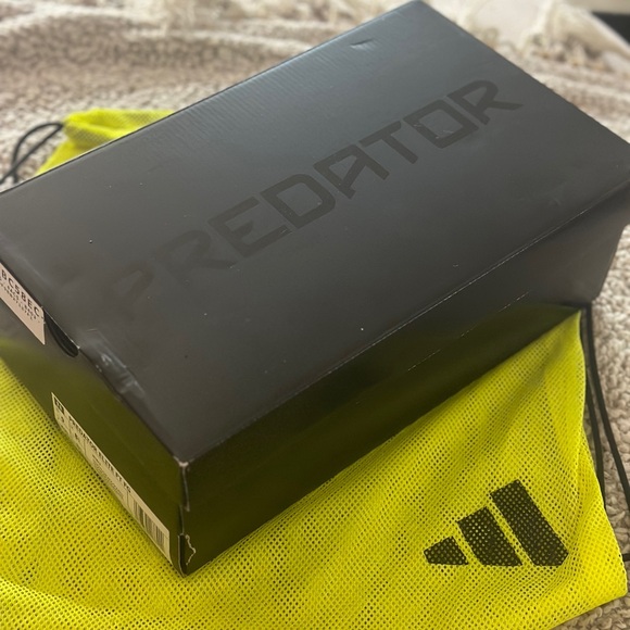 Adidas Predator ELITE fold over soccer cleats - Picture 9 of 11